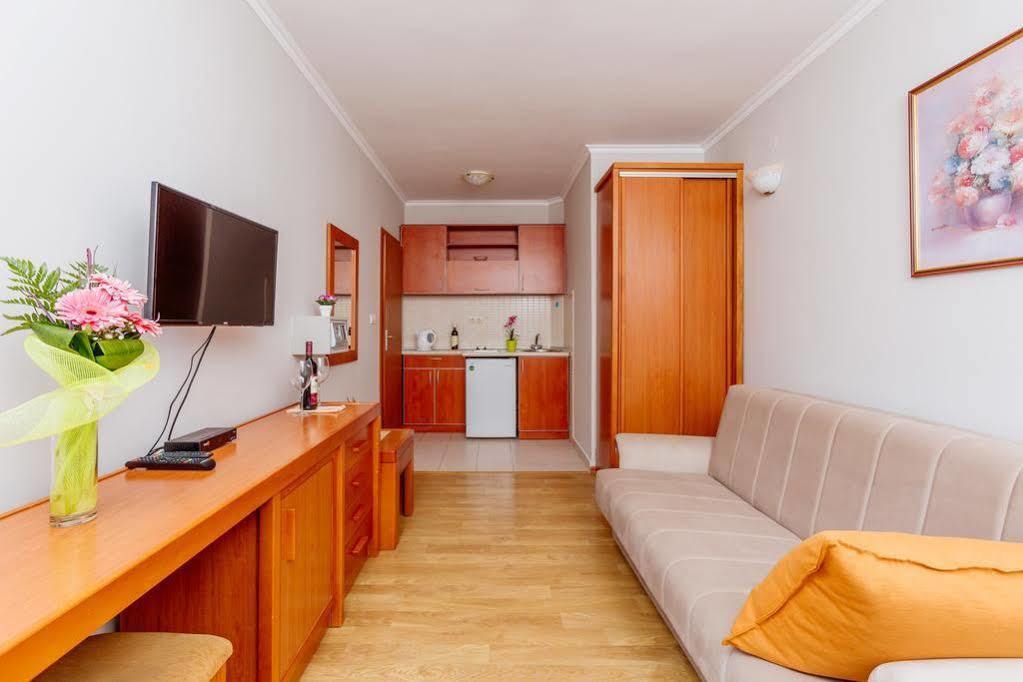 Perper Hotel Donja Lastva Exterior foto